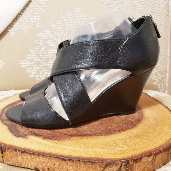 FRANCO SARTO | CROSS STRAP LEATHER WEDGE HEELS - Picture 2 of 9